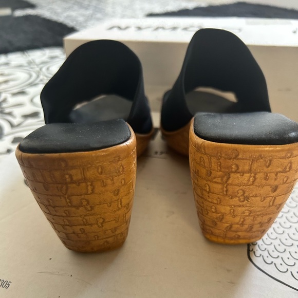 Onyx black wedge sandals. 6.5 - Picture 4 of 5